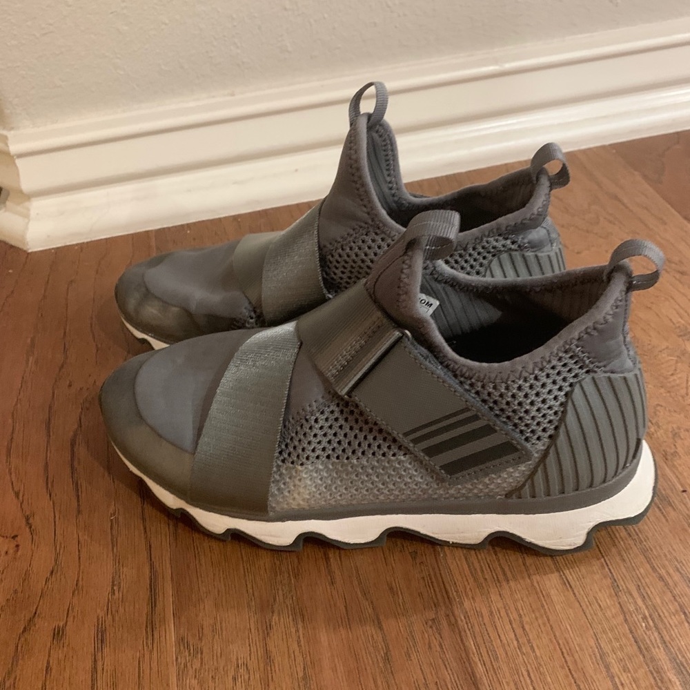 Sorel Velcro slip on tennis shoes